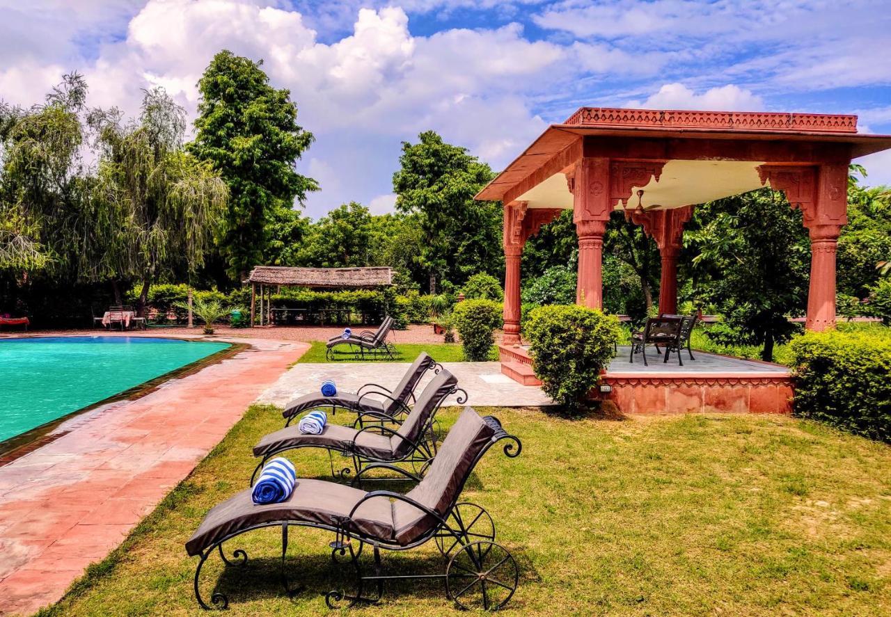 Umaid Palace - A Lakeside Heritage Palace Resort Near Jaipur Close To Bhangarh & Chand Baori Stepwell Abhaneri Dubbi Exterior photo