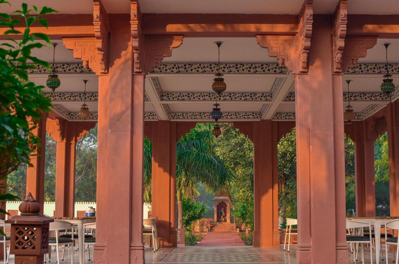 Umaid Palace - A Lakeside Heritage Palace Resort Near Jaipur Close To Bhangarh & Chand Baori Stepwell Abhaneri Dubbi Exterior photo